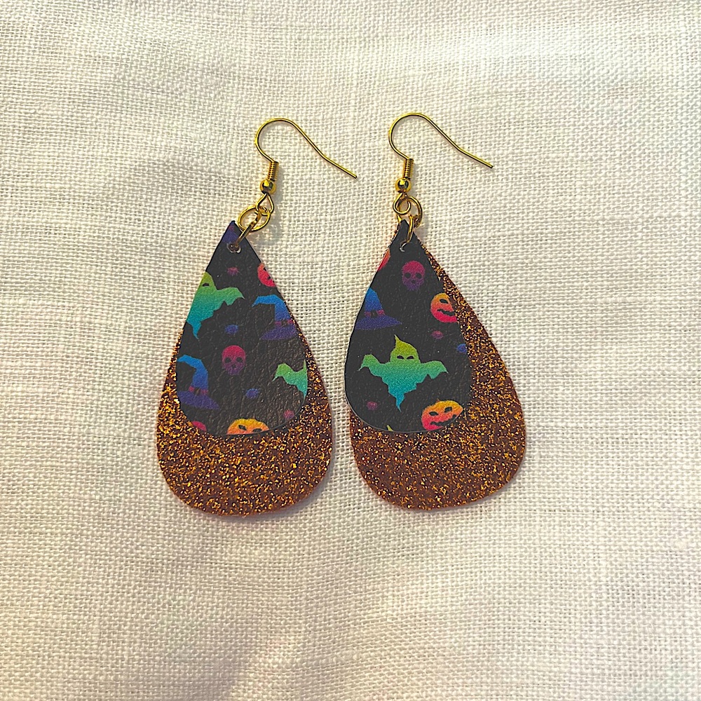 Faux leather teardrop earrings in Halloween print
